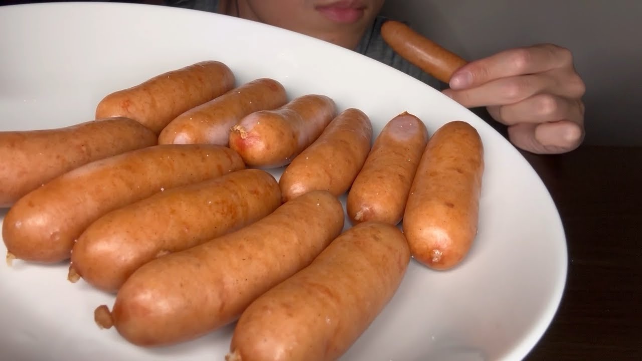ASMR SAUSAGE EATING SOUNDS【咀嚼音】ソーセージを食べる音