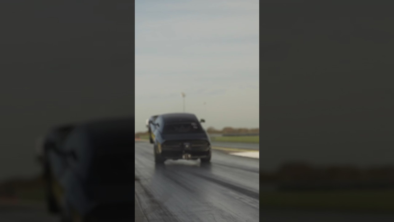 Hellcat Pulls Huge Wheelie!