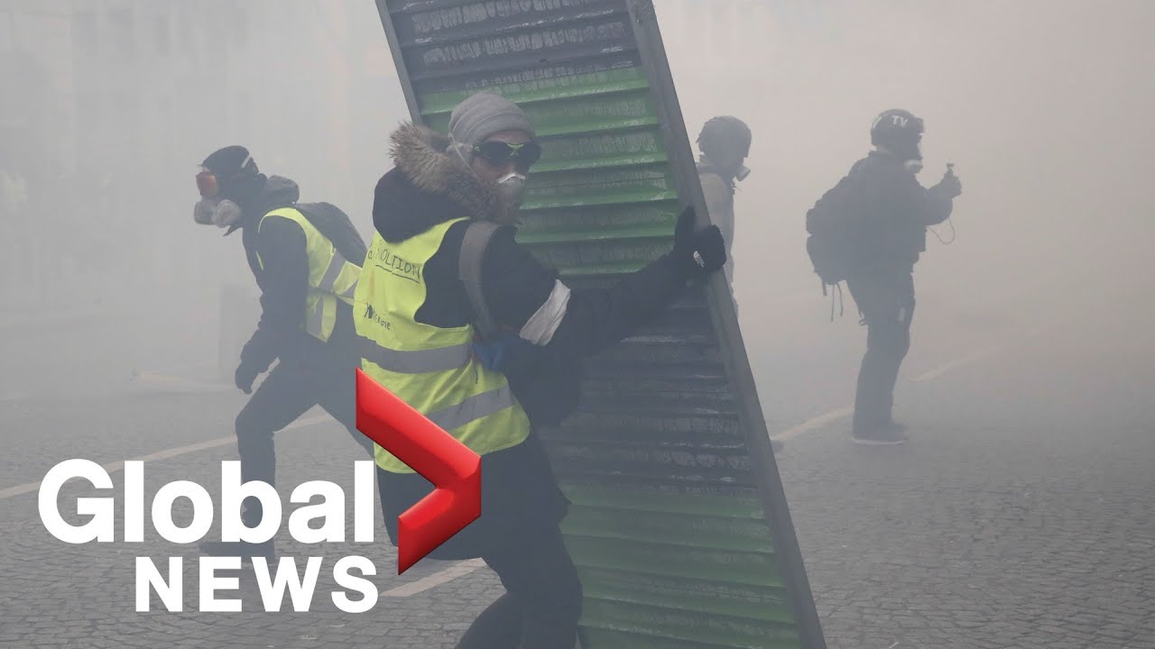 'Yellow Vest' protests turn violent in Paris in 18th week