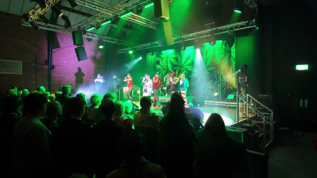 1. Goldie Lookin Chain - Ice Ice Dildo. Live 2025