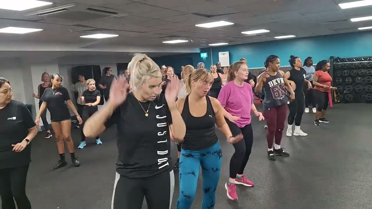 💥 **Zumba - Gonna Make You Sweat (Everybody Dance Now)** 💥