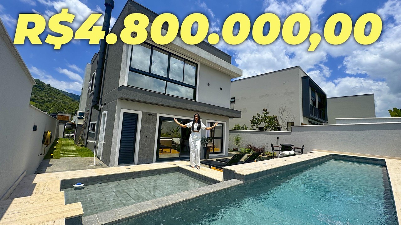 MANSÃO RARA! COM AQUÁRIO E SUPER LUXUOSA PRÓXIMA DE BALNEÁRIO CAMBORIÚ COM A MAIOR ÁREA DE LAZER.