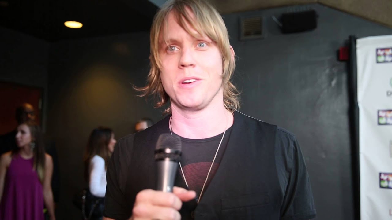 BRYCE SODERBERG LIFEHOUSE RED CARPET MENDING KIDS
