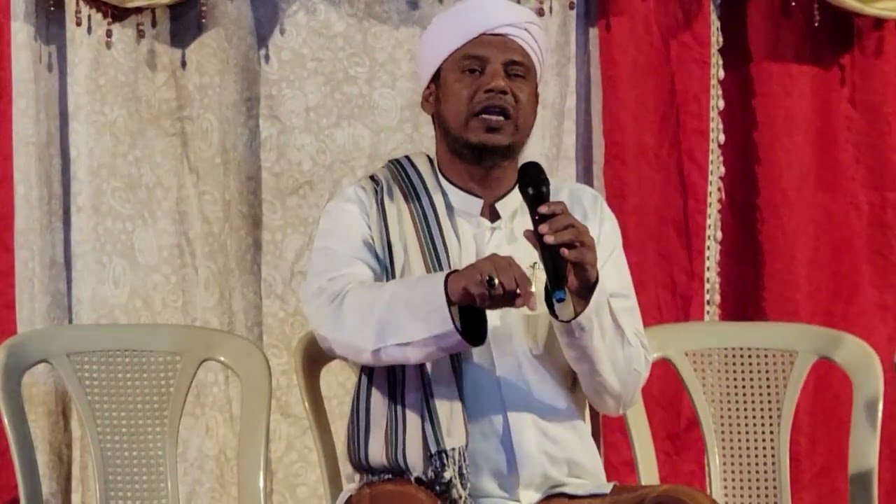 في ليلة مقمرة .. الداعية زكي صبيح في الأمسية الدعوية لفرقة المحضار التريمية بتريس 