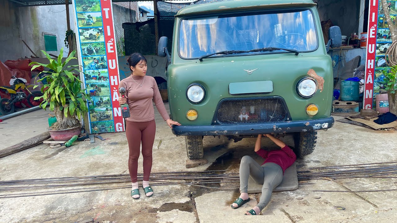 The young woman repaired and restored all the seats and then started the old car.
