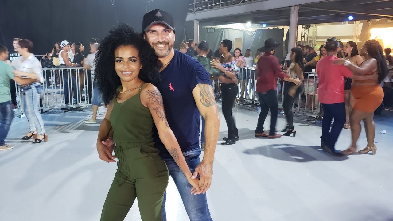 AGARRADINHO NO FORR&Oacute; - DAN&Ccedil;ANDO FORR&Oacute; NO BAIL&Atilde;O DO ADRIANO E SEUS TECLADOS (VANER&Atilde;O)