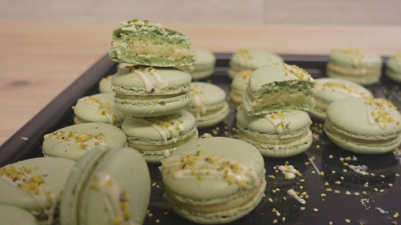 Macarons cu Fistic (și în coji și în cremă) | Raluca Gheorghe