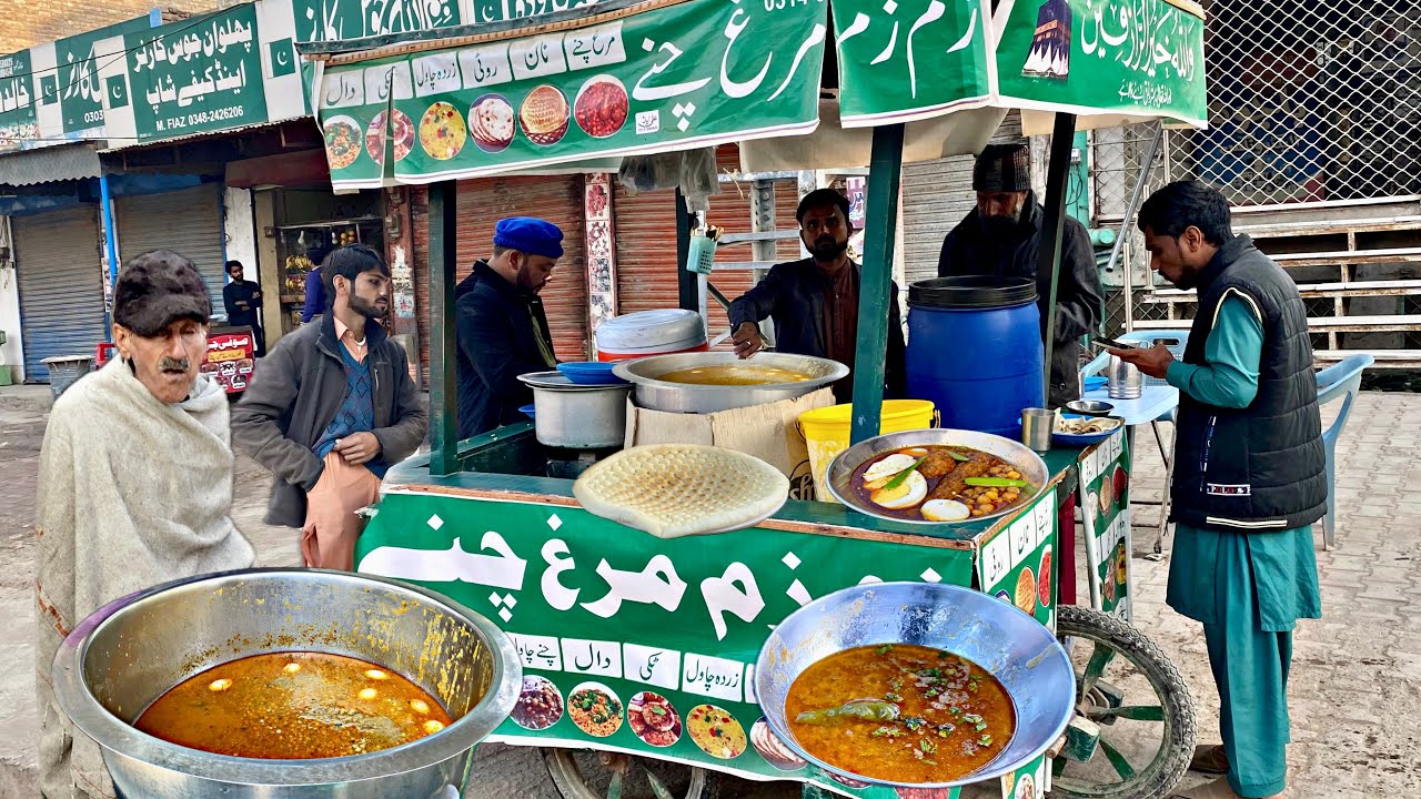 CRAZY Breakfast Treat 😍On-the-go Desi Breakfast Surprise on Pakistani Streets Affordable Desi Nashta