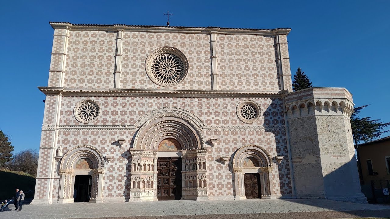 Santa Maria di Collemaggio, L'Aquila, Abruzzo, Italy, Europe