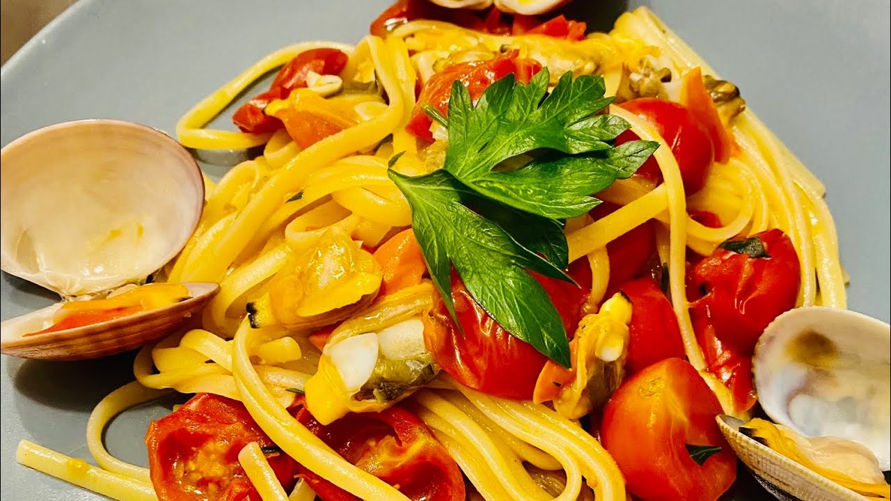 Pasta (Spaghetti) alle Vongole Veraci e Fasolari