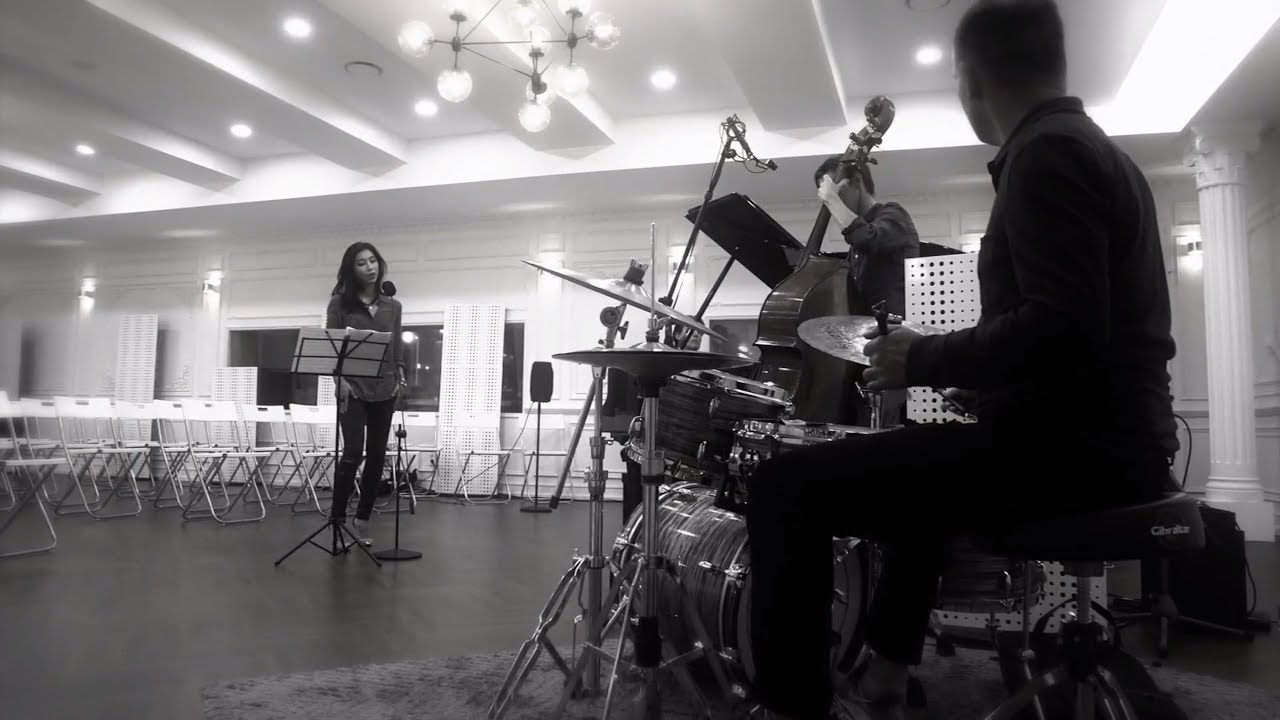 유로피안 재즈 트리오 MV 미련 feat 이소정 - European Jazz Trio Regrets feat Lee So Jung