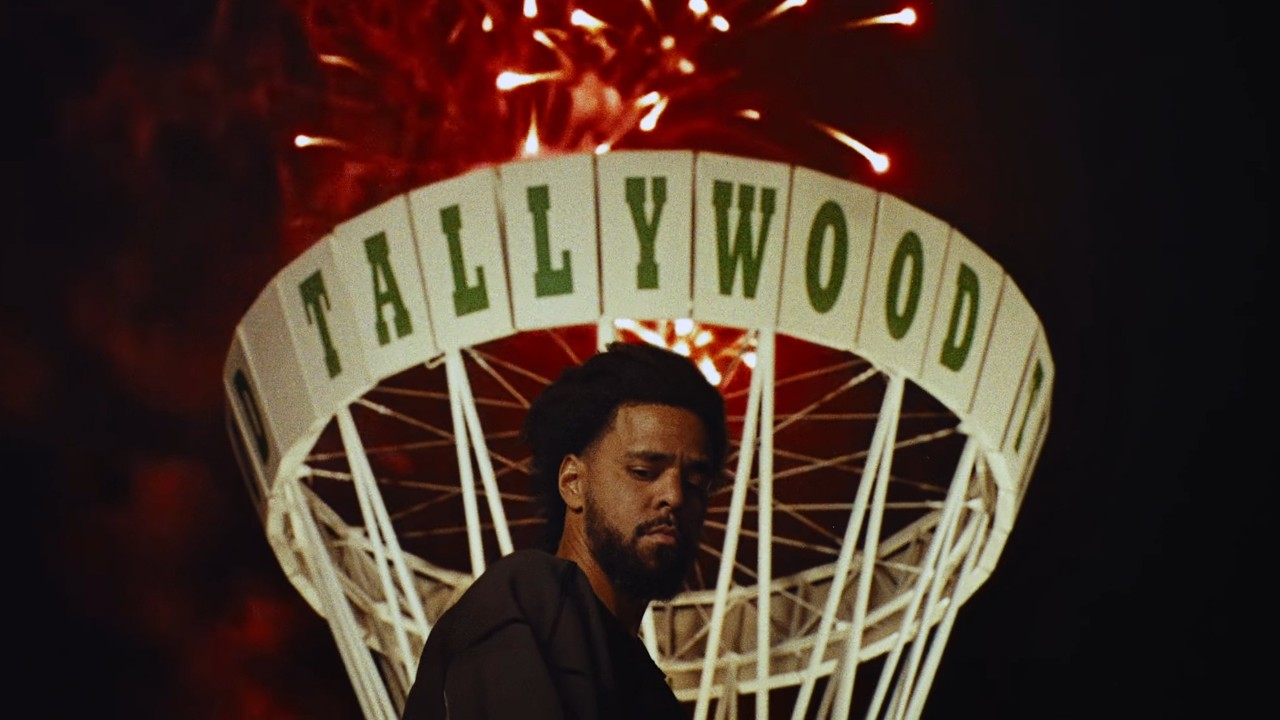 WHO TF IZ U (Remix) ft. J. Cole, E-40 & Keak Da Sneak [Official Music Video]