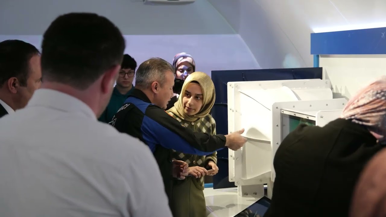 Türkiye'nin ilk astronotu Alper Gezeravcı UÇAKPARK Havacılık Bilim Merkezi'nde!