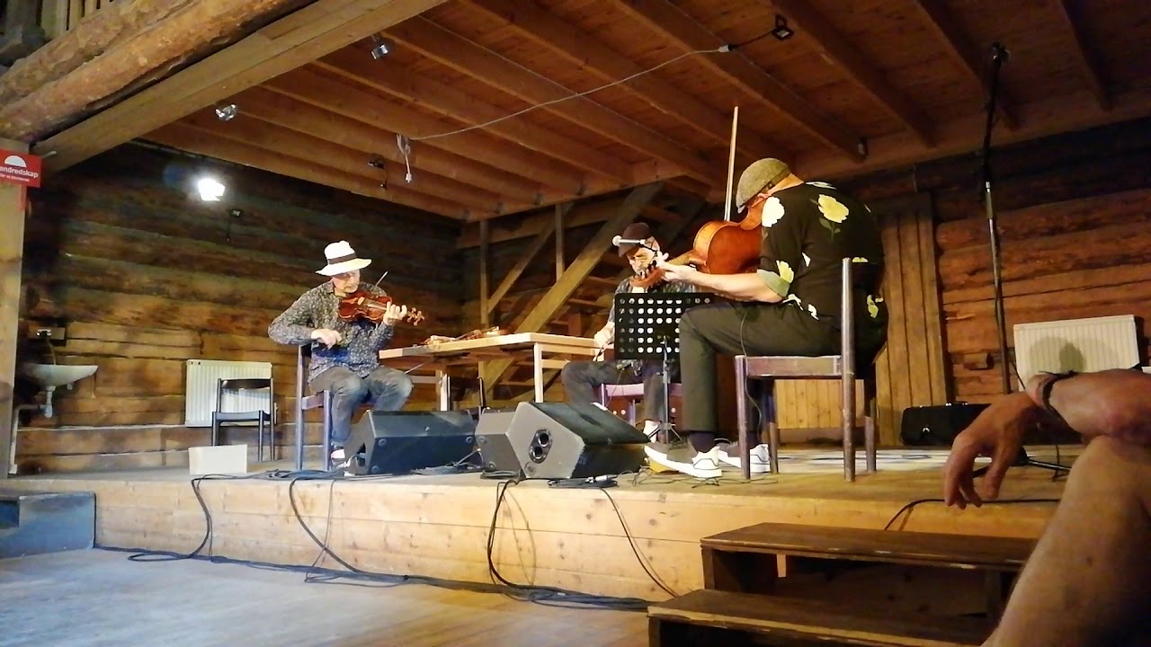 Ånon Egeland, Mikael Marin and Mats Edén: Ola Persen, rejländer