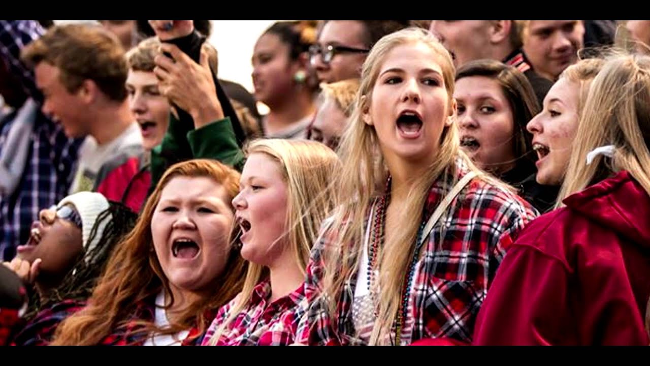 Dowagiac Union High School -  Battle of the Fans 2016