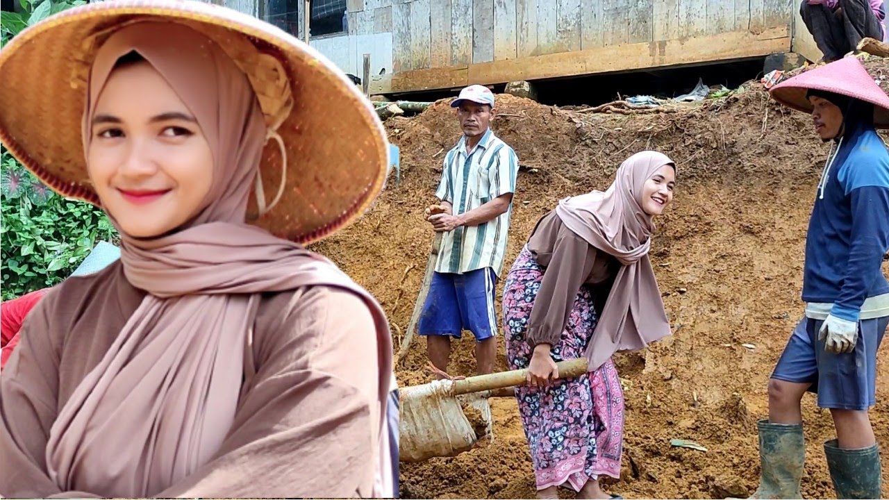 TANGIS BAHAGIA.,, Hari Pertama Pembangunan Rumah Neng Enji Janda Desa Cantik Akhirnya Bisa Terwujud
