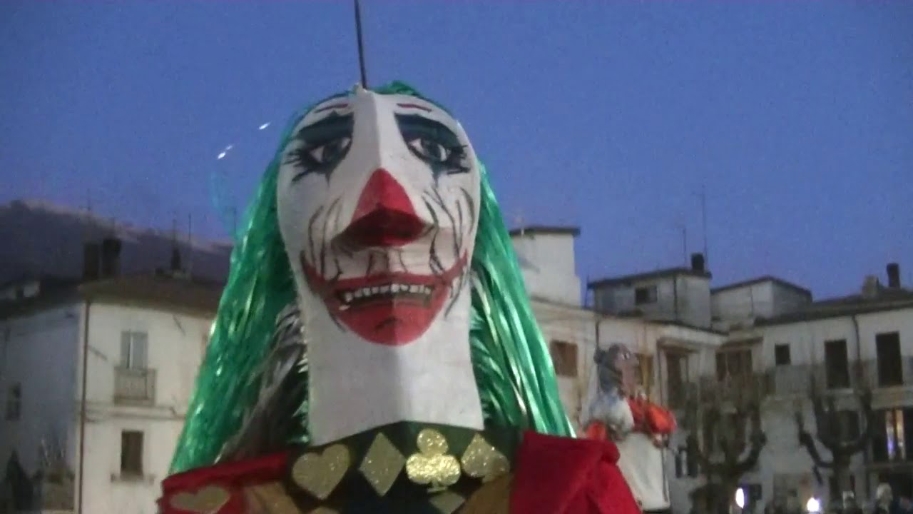 Villavallelonga. Jan. 17, 2020. Balli delle pupazze.