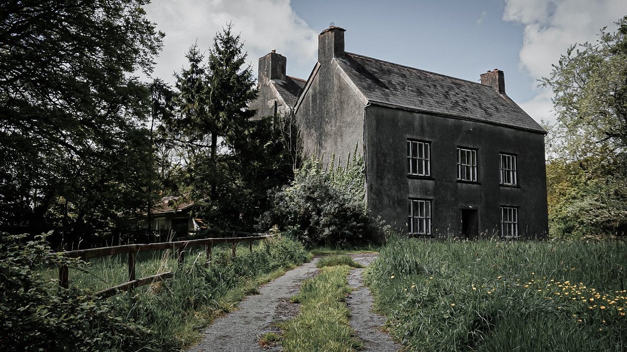 Sisters Accused of Witchcraft Murdered in the World's Most Haunted Abandoned Mansion!
