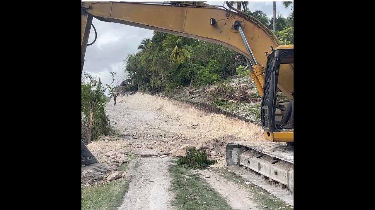 Travaux d’aménagement de la route rurale  De La Baie des Flamands 🇭🇹🛤️