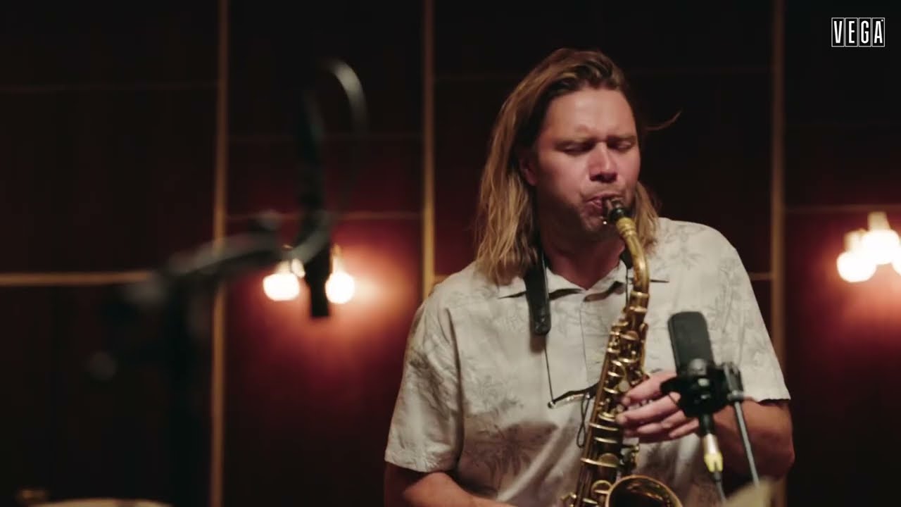 Girls in Airports - Yield (Livesession at VEGA)