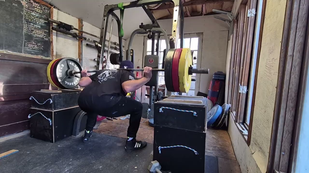 Squats week 4 day 1 peeking block