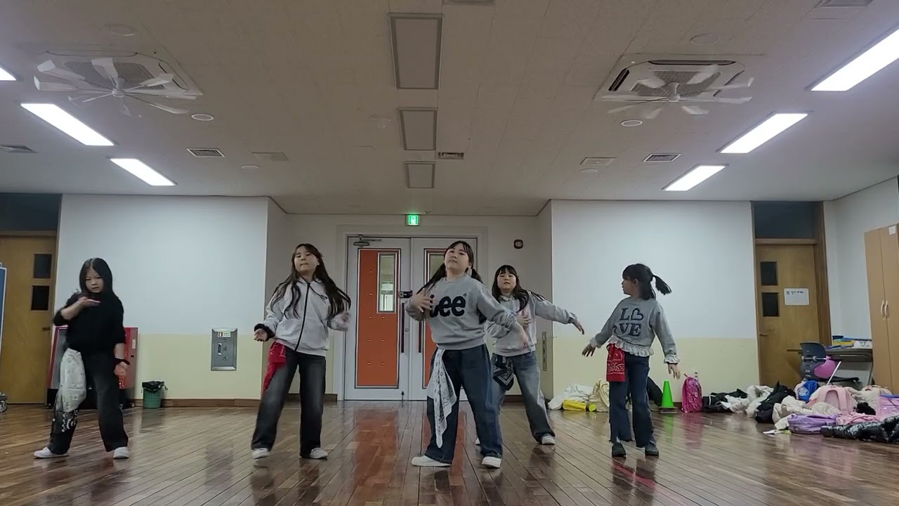 온양풍기초 금요반 방송댄스 2학년 미야오- 핸즈 업 (제시카쌤)