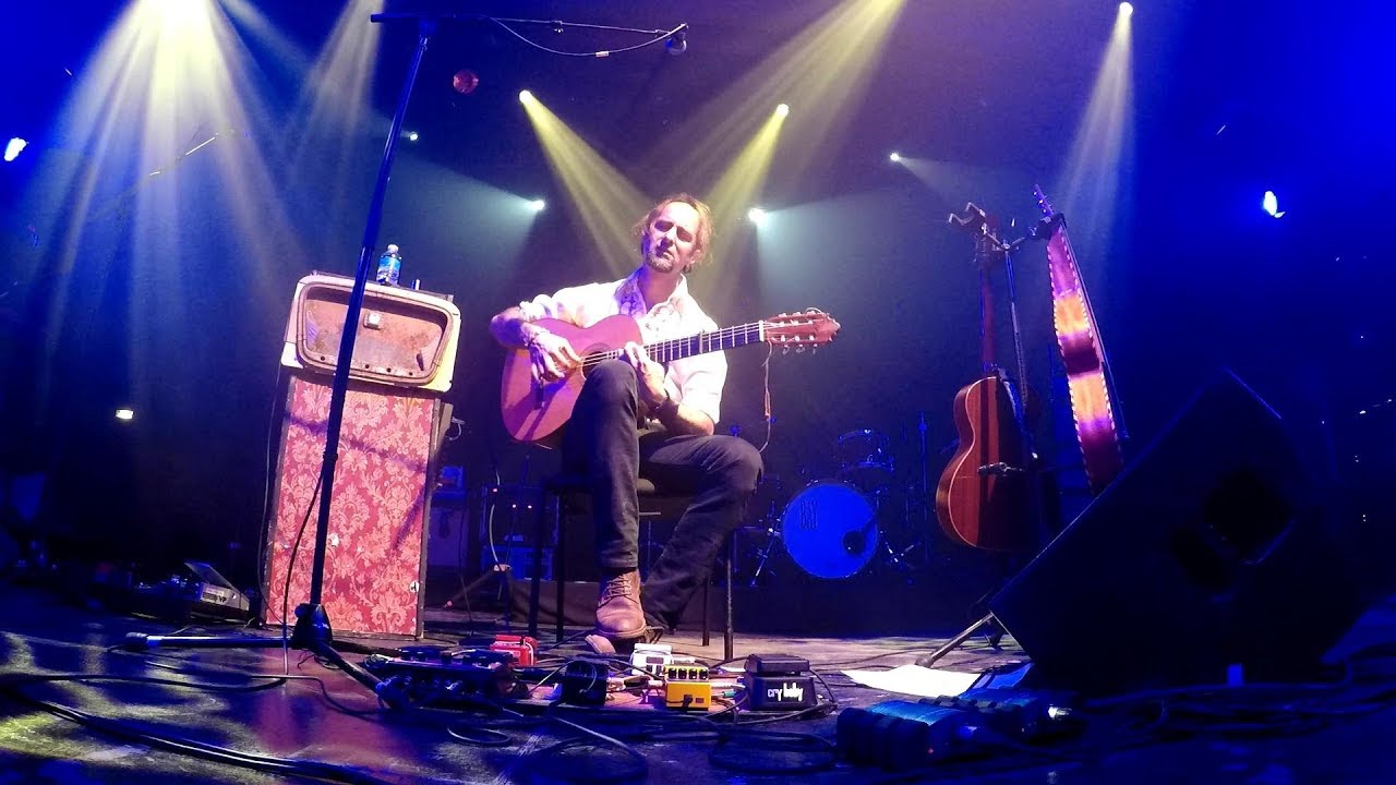 Orcival - Le&oacute;n - [Live Les Docks]