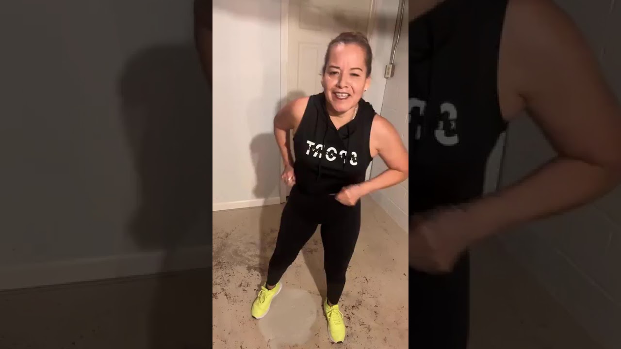 (Bailadera  complete by)Lulu Garcia  