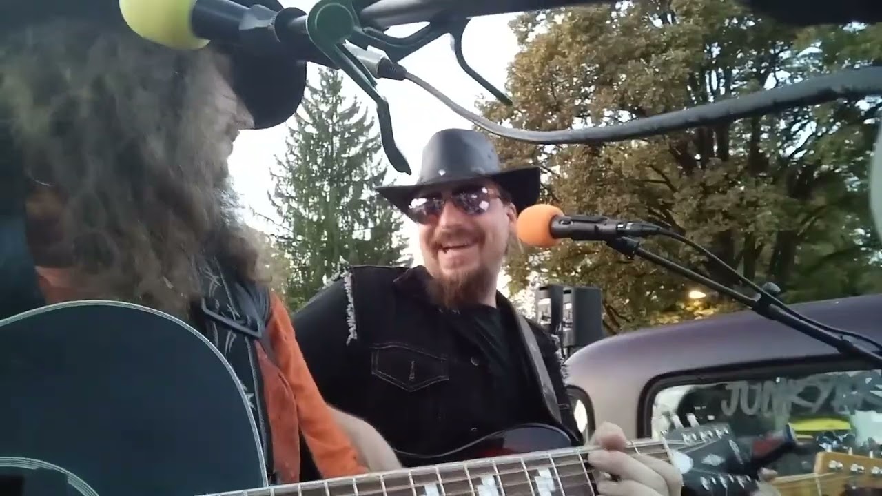 Pointless Rebels - Country roads / Siva pot (V8 Rumble LJ, 2025)