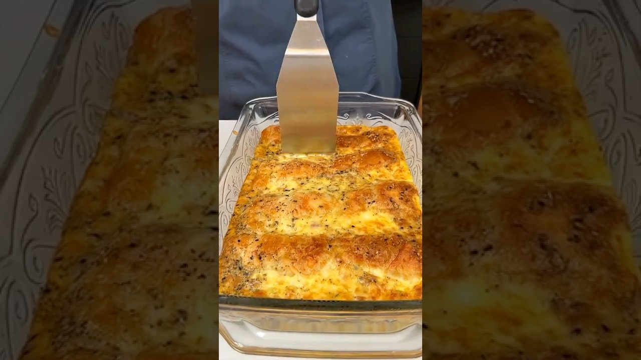 Crescent roll breakfast bake