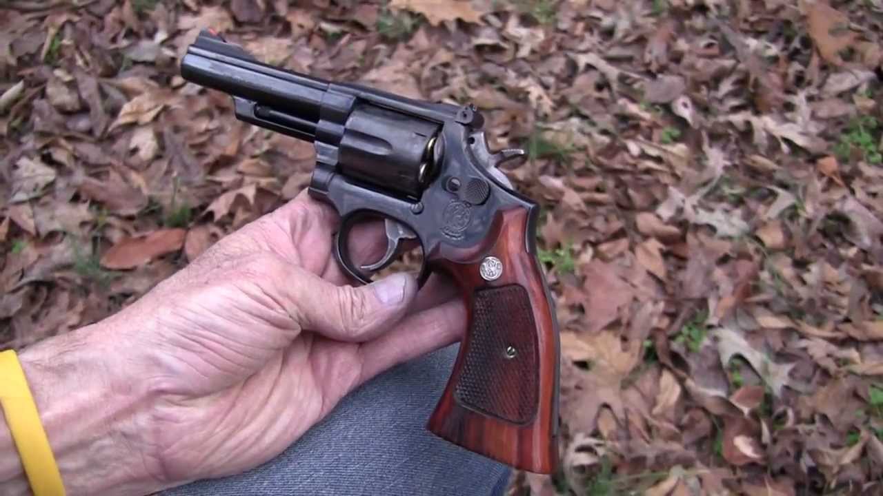 Модель 19-5 S & W .357 Magnum (крупный план)