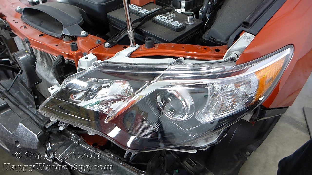 Снятие фар и противотуманок Toyota Camry (2012 - 2014)