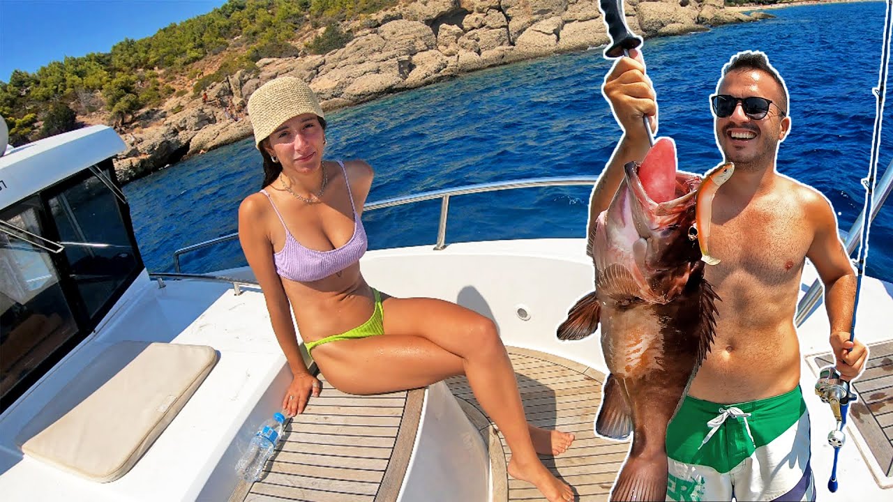 Με "Φόρτωσε" Στο Σκάφος Της Για Ένα Ψάρεμα!