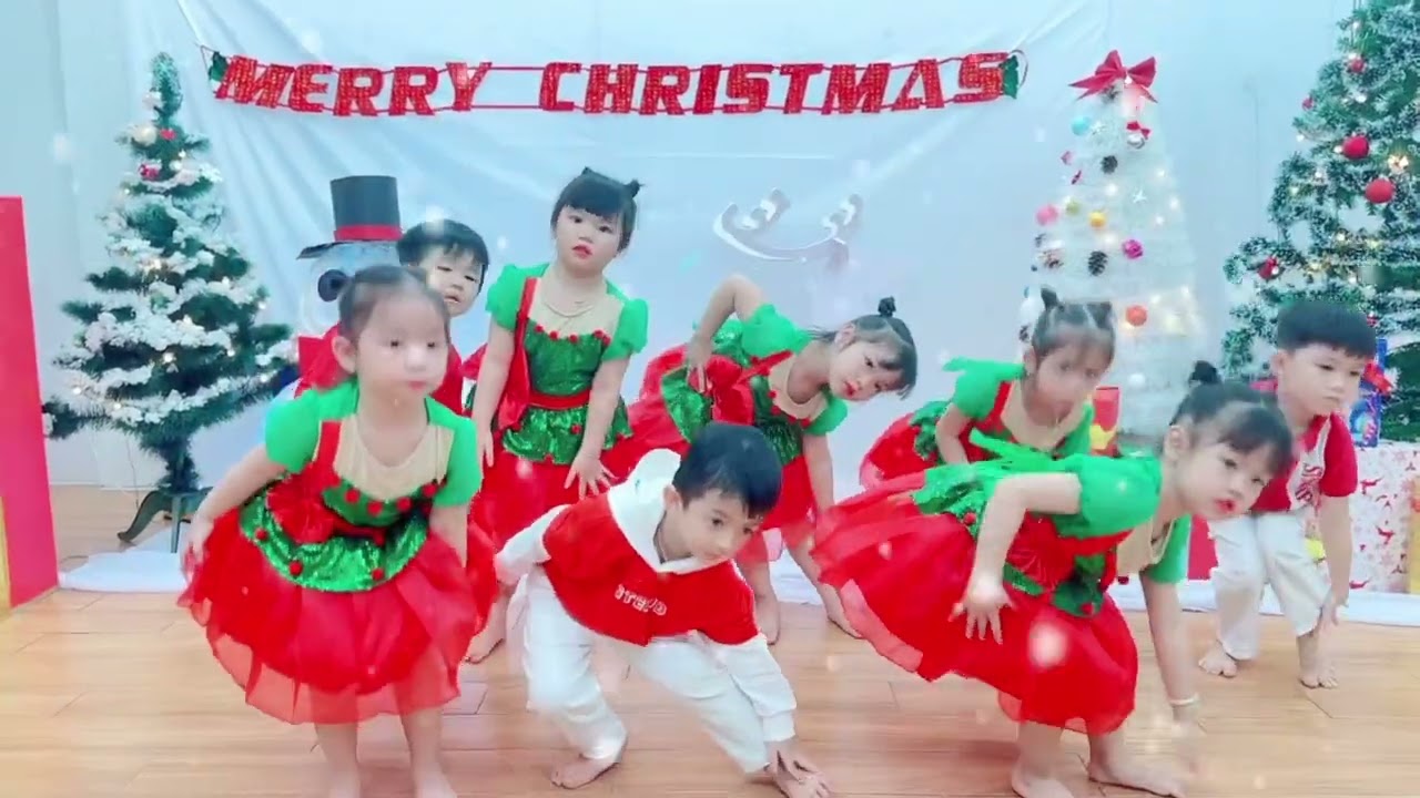 We wish you a Merry Christmas - nhóm chồi Dâu Tây