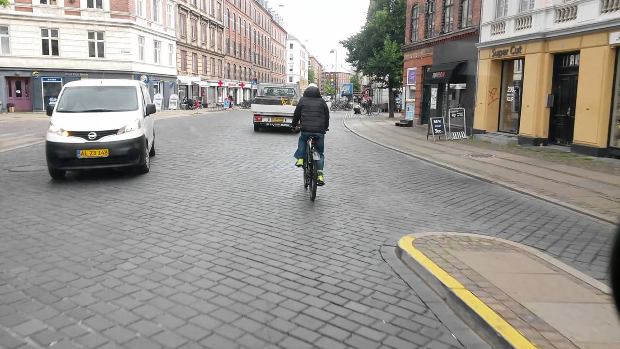 Cyklist kører som bilist - og så også over for rødt