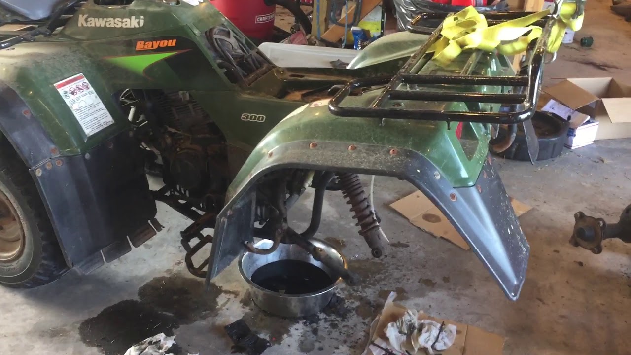 Kawasaki Bayou 300 KLF300 driveshaft / motor oil leak