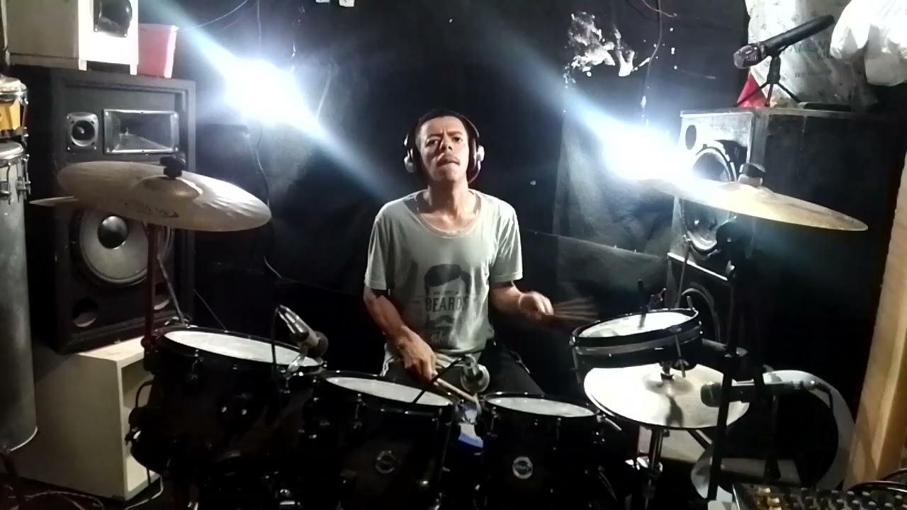 Oseias Batera tocando eu sou! Fernandinho!! Cover