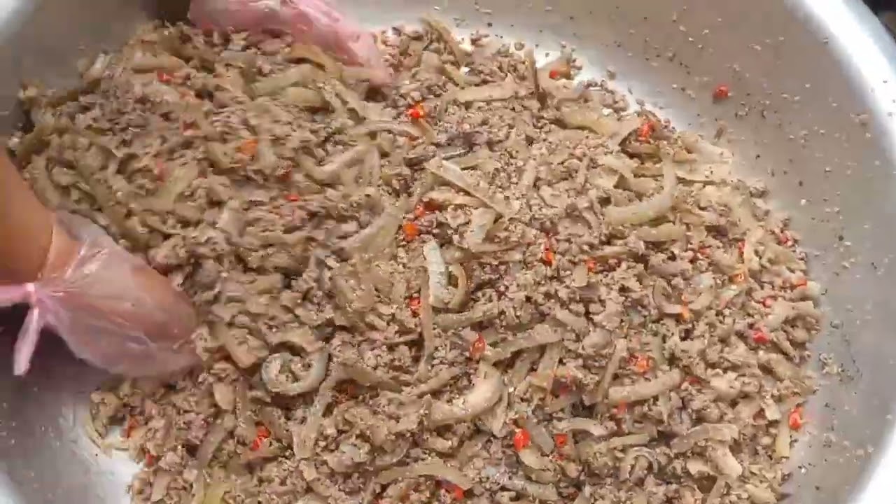 ua laj npua noj nawb qab hv li os