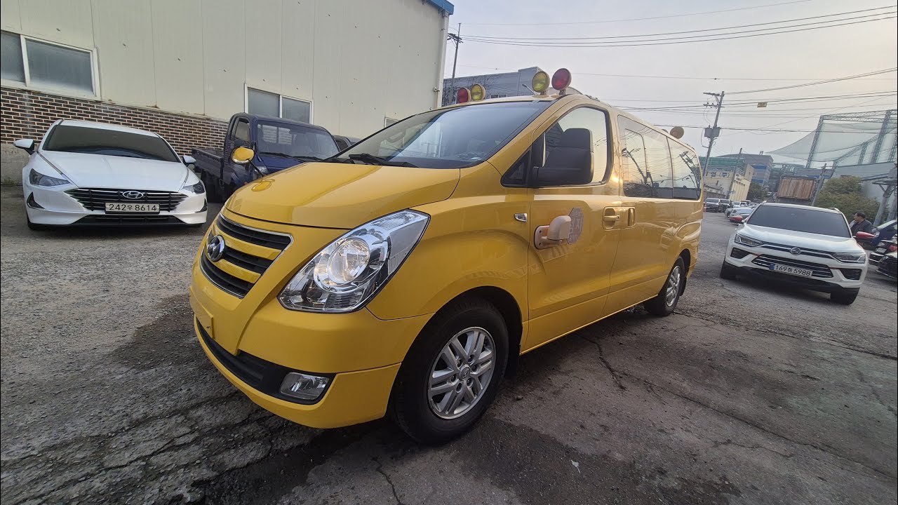 2017 Hyundai GRAND STRAEX  15SEAT - HU841238