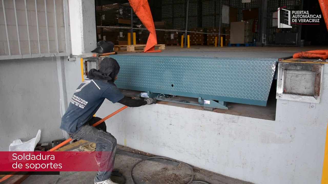 Instalación de rampa de andén McGuire modelo MP