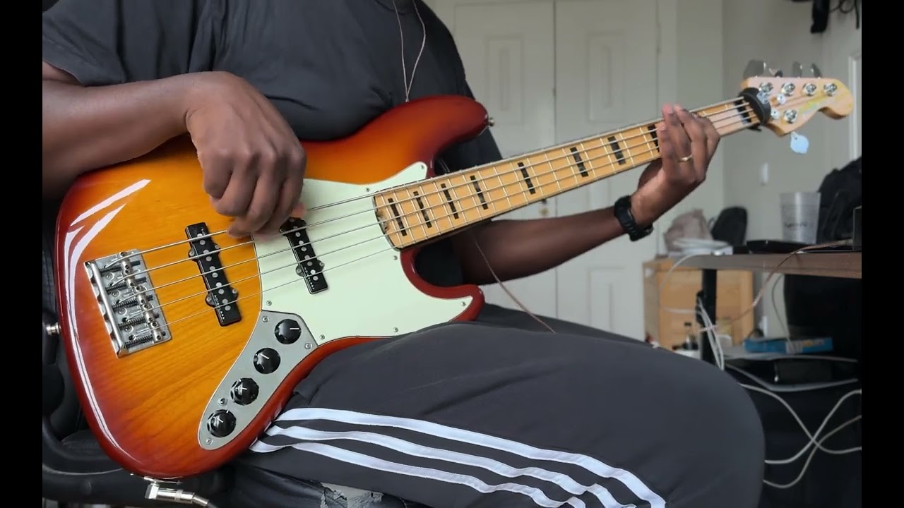 Let’s Play Some Funky Groove - Kinga Glyk (Bass Cover) 