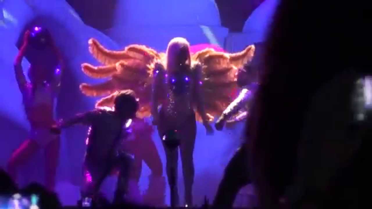 Lady Gaga : Intro/Artpop Live @RBC Royal Bank Bluesfest 2014