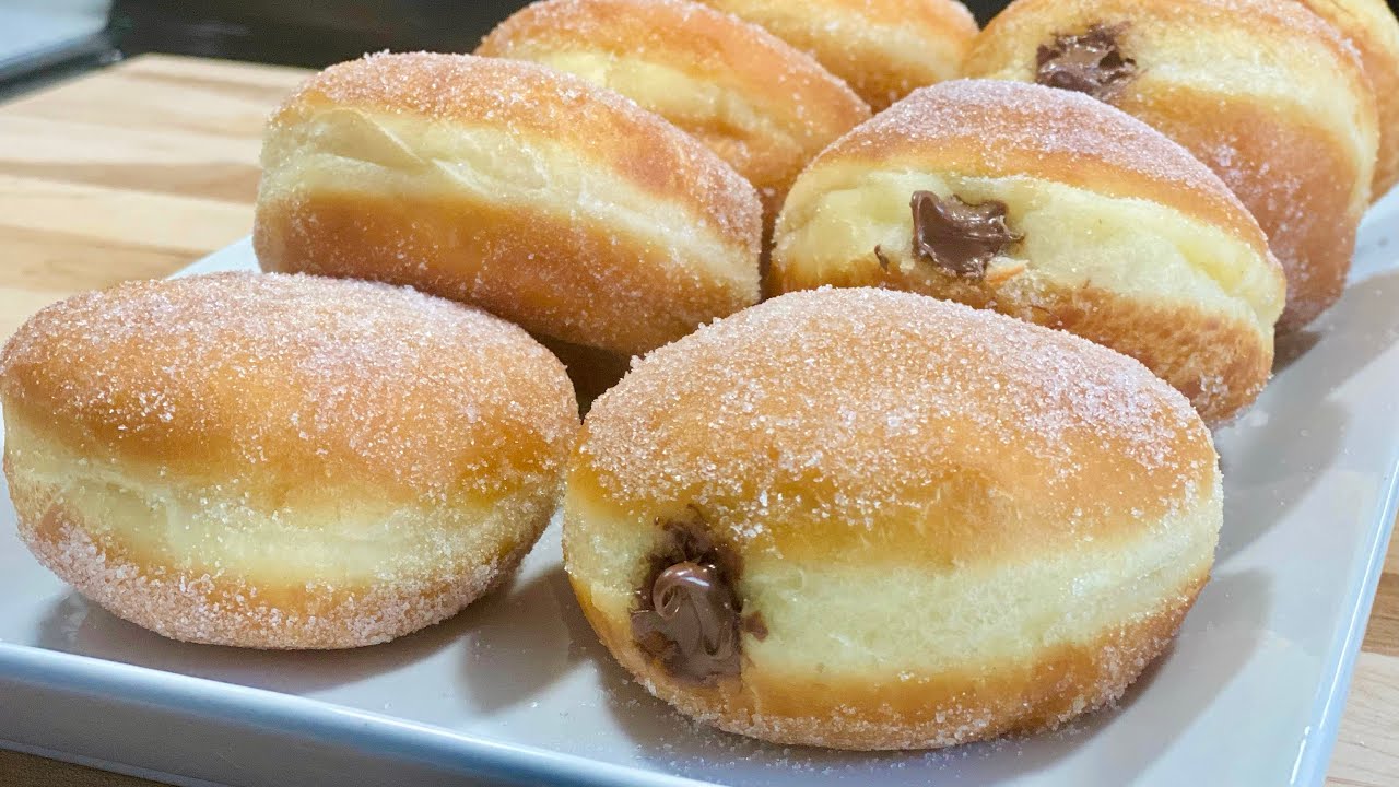 Просто ЛУЧШИЙ рецепт домашних пончиков 🍩 Обычный с сахаром или шоколадом.