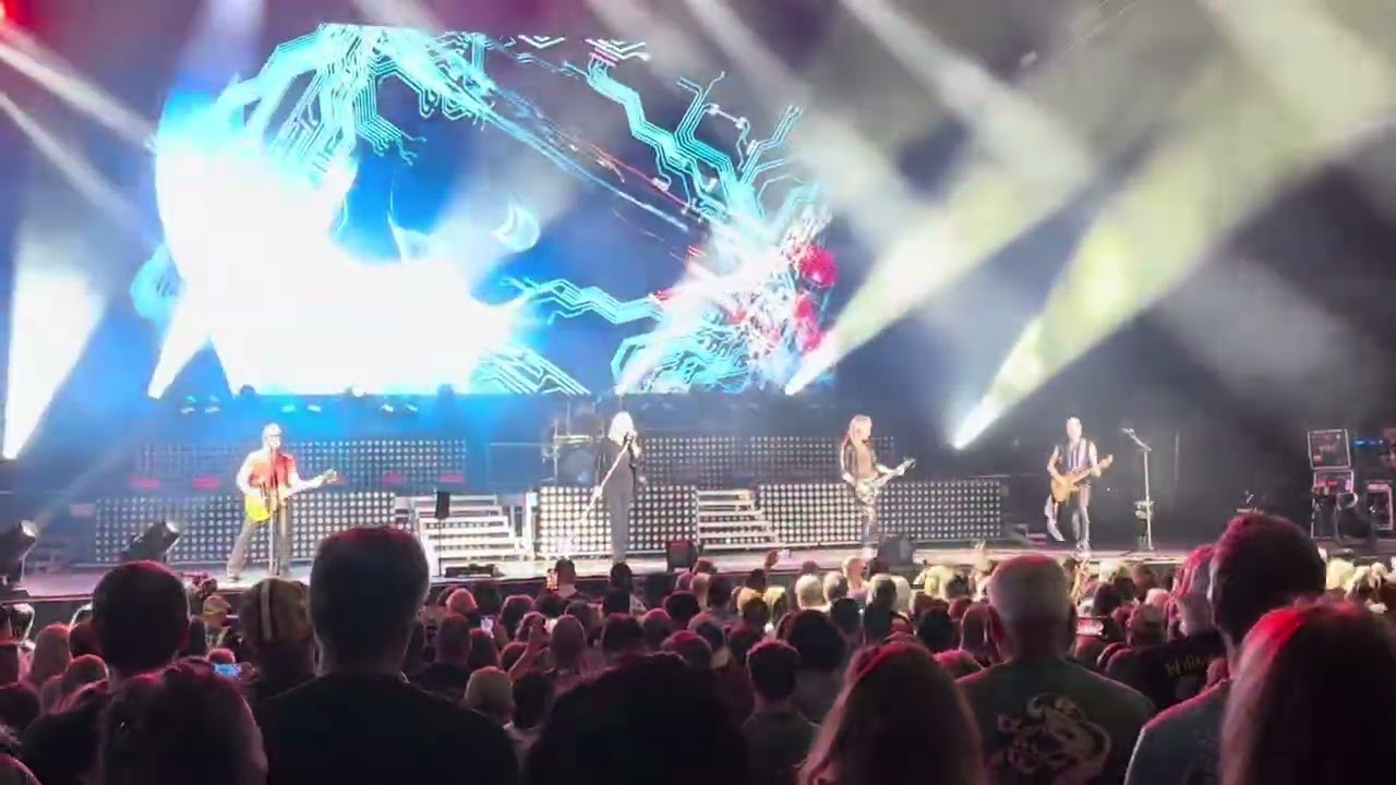 Def Leppard Foolin Va Beach 08/31/25