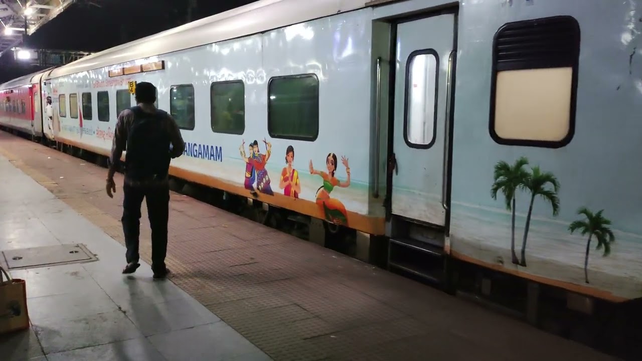 12253 ANGA EXPRESS AT RAJAHMUNDRY