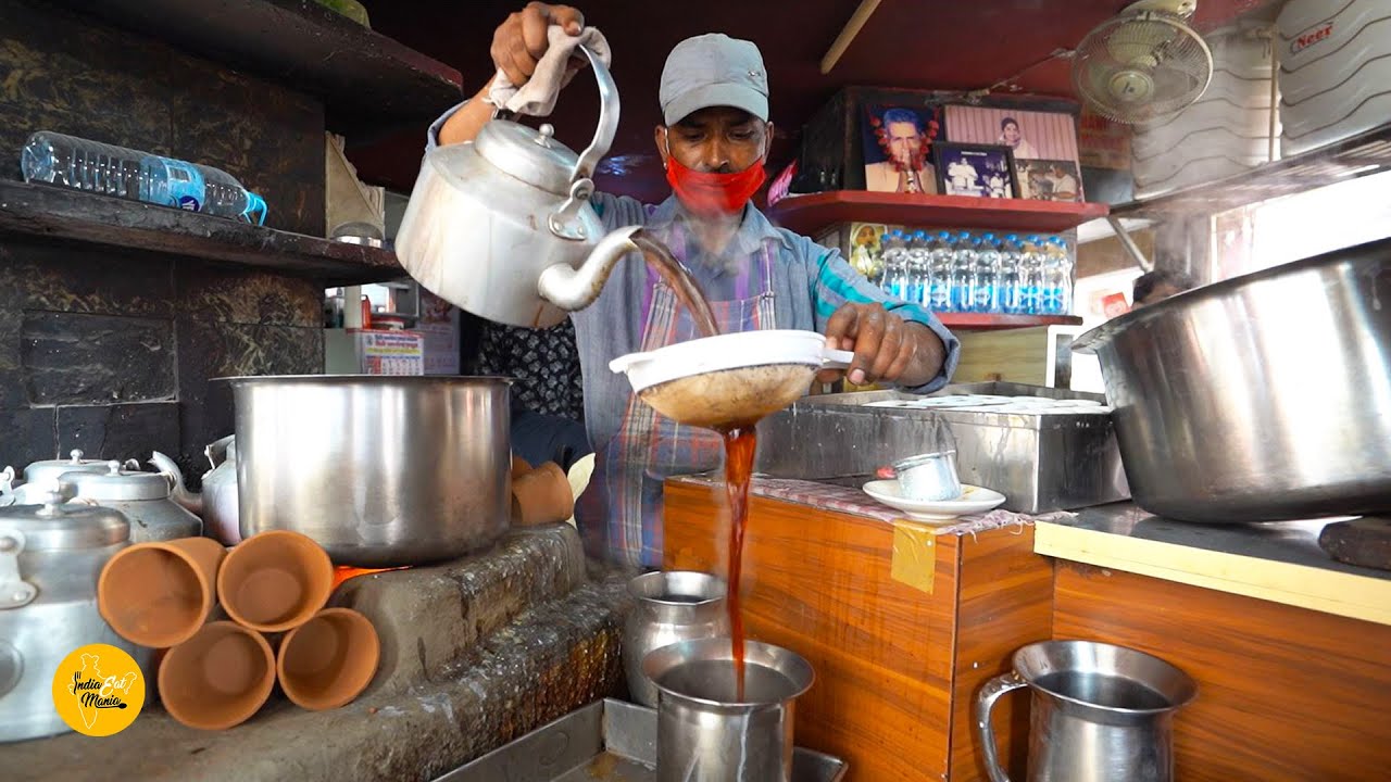 Lucknow Most Famous Sharmaji Ki Chai With Bun Makhan Rs. 55/- Only l Lucknow Street Food
