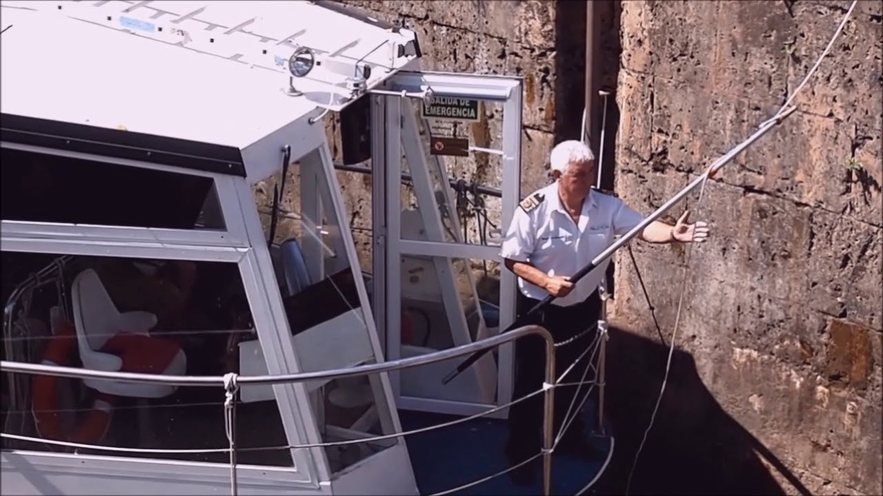 Pasando la esclusa 6 del Canal de Castilla