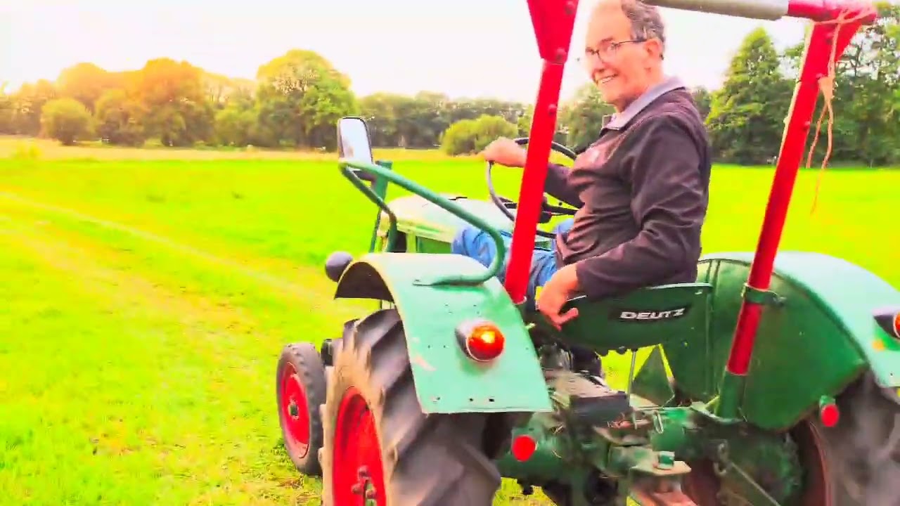 Deutz D15 - Hooi halen met de Deutz-en:
