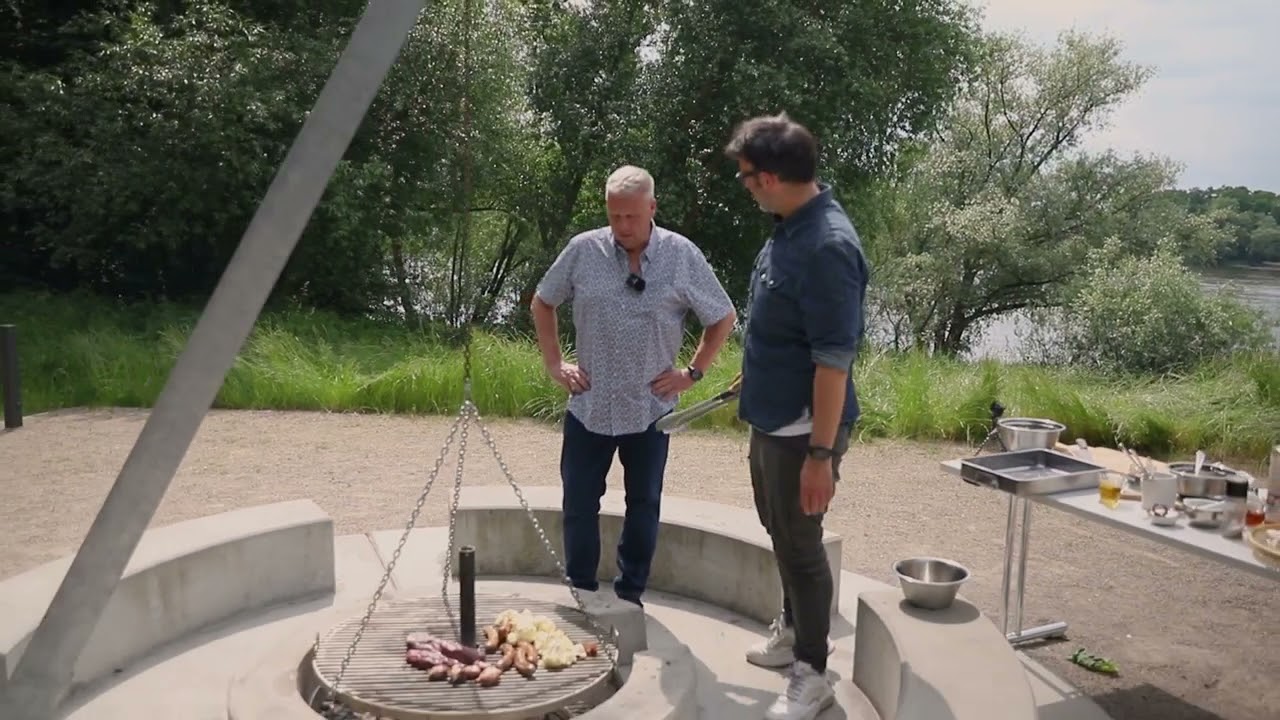 Tarik Rose grillt Galloway-Fleisch in Lauenburg/Elbe