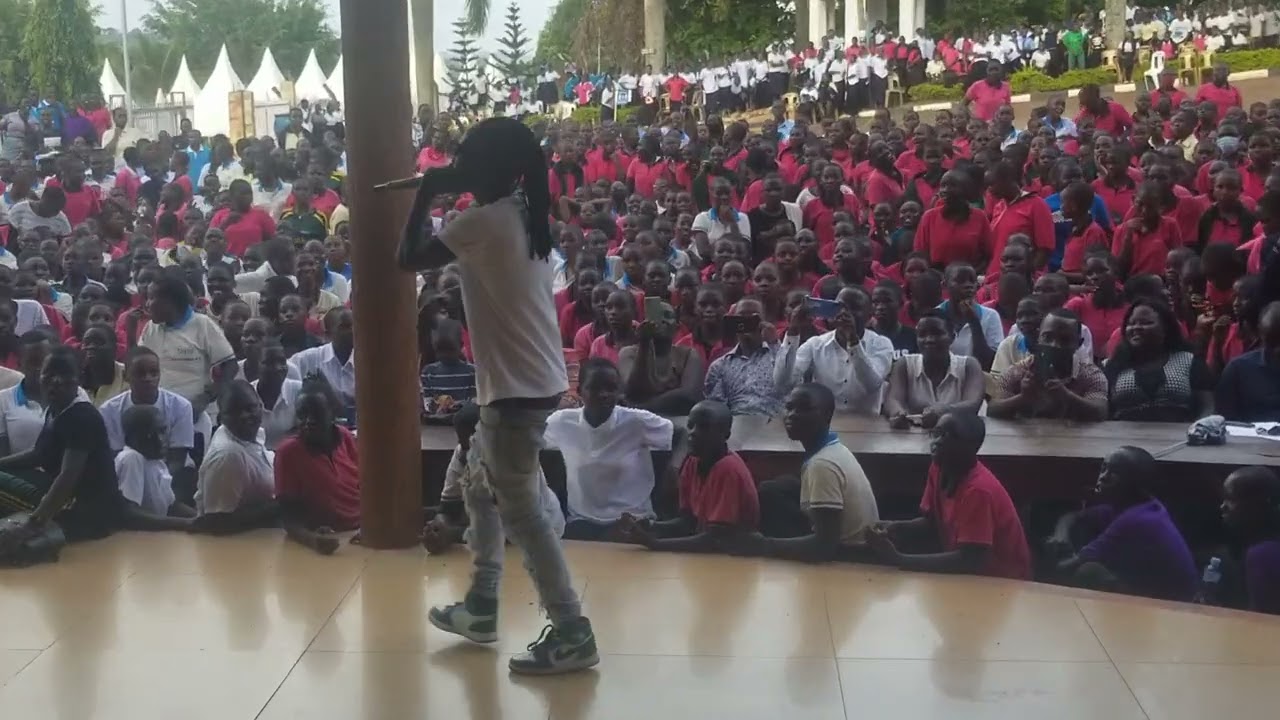 Mr Eezzy smocks down st marys ss (SMACOL) lugazi